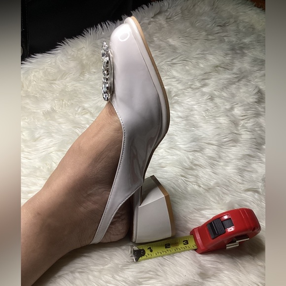 NEW Elegant White Block Heel Shoes with Rhinestone Buckle - Picture 9 of 15